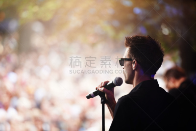 有魅力的,流行摇滚,歌手,麦克风,独奏演员,舞台,朋克,通俗音乐人,现场活动,留白