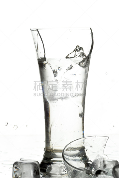 玻璃,饮用水,垂直画幅,水,无人,古老的,湿,含酒精饮料,果汁,周末活动