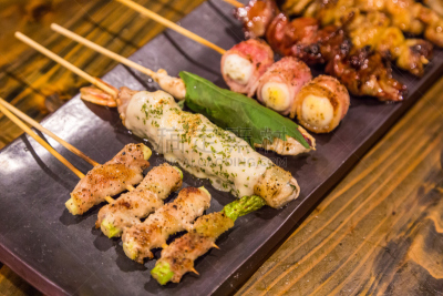 日式烧鸡,格子烤肉,传统,鸡肉,日本,烤肉架,酒屋,餐具,球,水平画幅