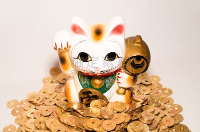 招き猫と5円玉