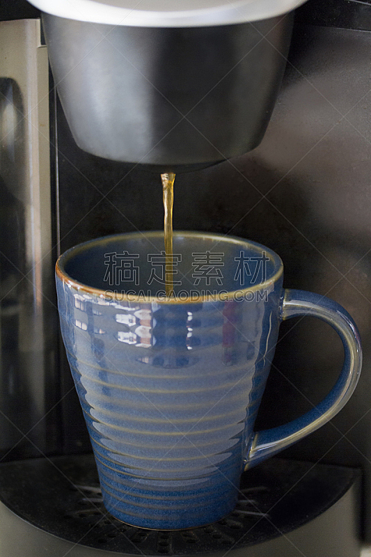 咖啡,马克杯,垂直画幅,无人,2015年,早晨,倒,摄影
