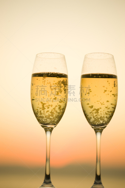 玻璃杯,曙暮光,香槟,两个物体,江之岛,藤泽市,香槟杯,神奈川县,垂直画幅,天空