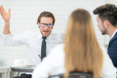 会议,人,发型,咖啡馆,小企业,人群,办公室,脑风暴,笔记本电脑,少量人群