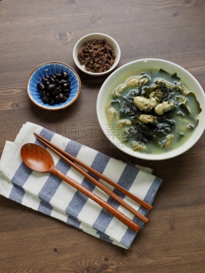 韩国食物,海草,汤,牡蛎,焖菜,食品,顶部,餐具,味噌酱,自制的