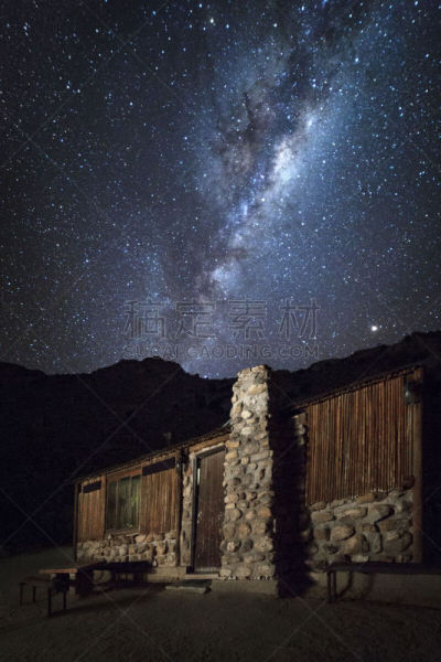 在下面,岩石,街道,小屋,午夜,野生动物,著名景点,夜晚,星形,建筑结构
