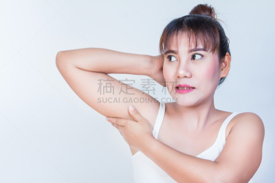 高举手臂,女人,拿着,腋毛,扣纽扣,腋窝,奶酪火锅,臭,半身像,四肢
