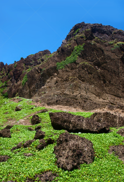 日光,黑岩沙漠,白昼,垂直画幅,天空,绿色,风化的,山,无人,蓝色