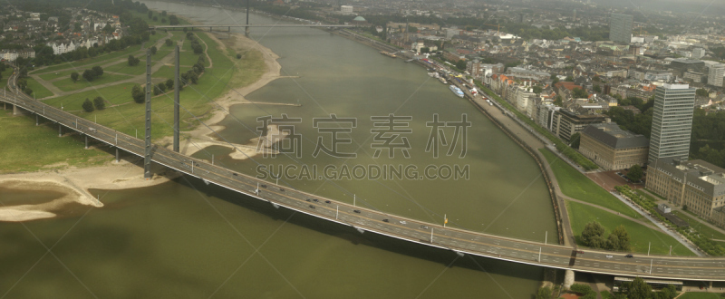 Rheinkniebrücke in Düsseldorf