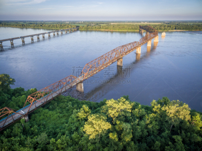 Chain of Rocks Bridge