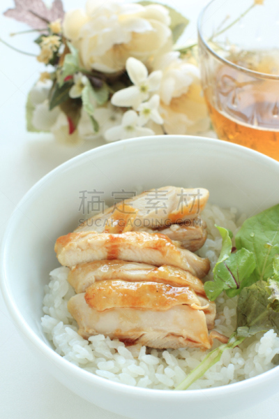 日本食品,煎鸡肉,照烧鸡,照烧,冰茶,酱油,垂直画幅,格子烤肉,饮食,无人
