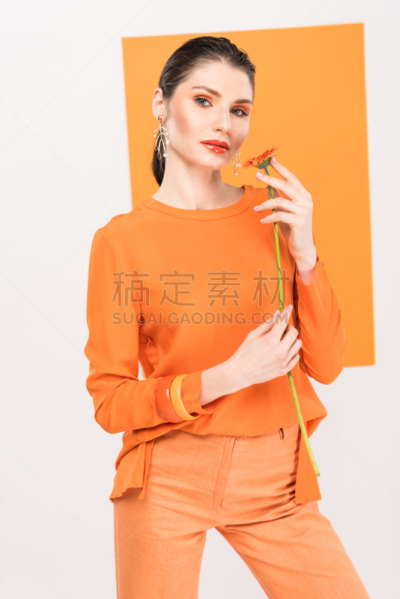 青年女人,拿着,自然美,注视镜头,姜黄,背景聚焦,不看镜头,人,垂直画幅,一个人