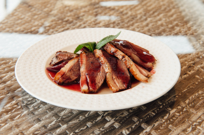 桌子,牛排,盘子,白色,餐具,葡萄酒,格子烤肉,水平画幅,法国小牛排,配方