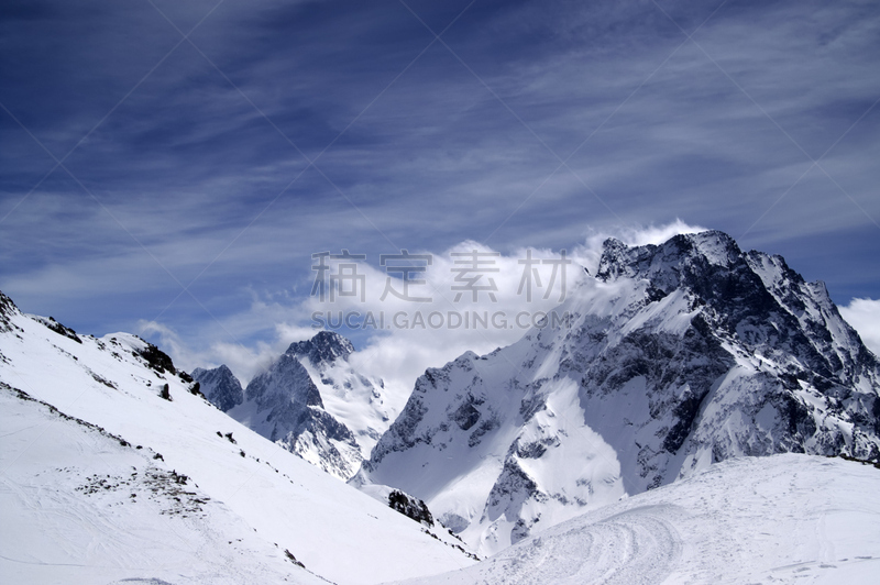 高加索山脉,冰帽,非滑雪场地的滑雪,峭壁,滑雪板,天空,美,水平画幅,山,雪