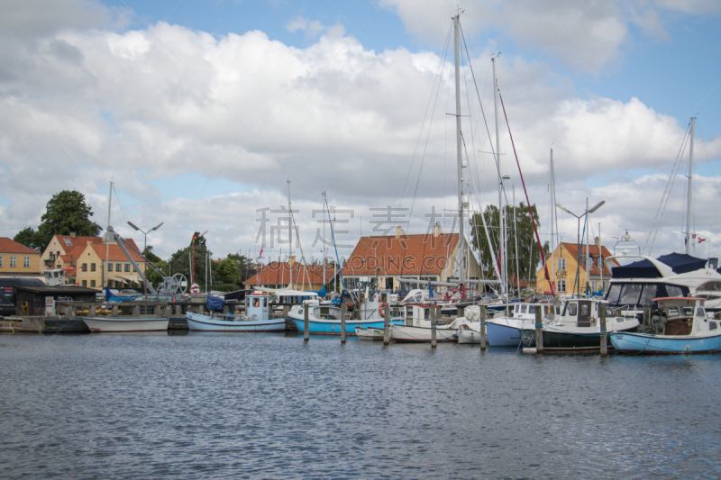 Old Town Dragør features narrow cobblestone streets lined with historic colourful homes from the 1700 and 1800s.The village also boasts a picturesque harbour, shops, cafes and restaurants.