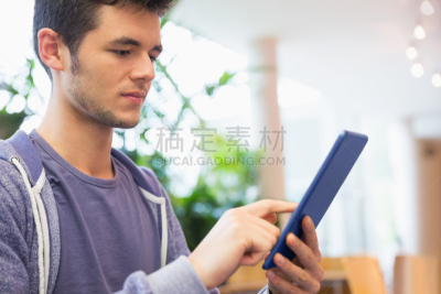 青年人,咖啡馆,学生,药丸,信息提示点,水平画幅,教育科目,做,坐,研究