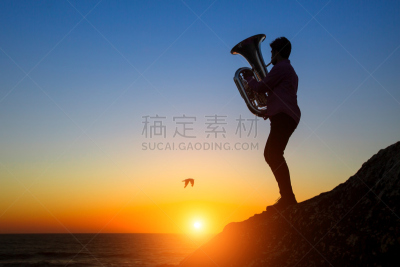 进行中,大号,音乐人,海洋,海岸线,艺术家,风,艺术,水平画幅,传统
