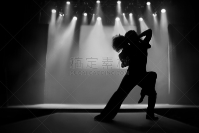 舞台,异性恋,舞蹈,休闲活动,夜晚,男性,仅成年人,探戈音乐,夜生活,剪影