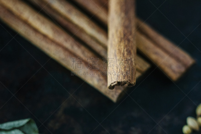 香料,肉桂,金属,平视角,黑色背景,与众不同,桑叶,肉桂圆面包,丁香,咖喱