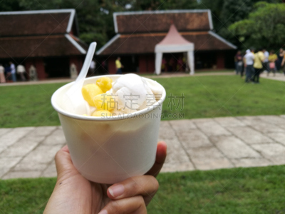 甜点心,甜食,白色,冰淇淋,小吃,易接近性,椰子,一次性杯子,茶,奶泡