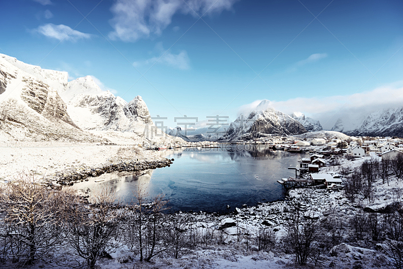 雷讷,雪,乡村,挪威, 罗弗敦群岛 ,莫斯肯索亚岛,罗弗敦,水,天空,水平画幅