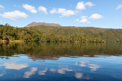 lake tarawera,新西兰,山,塔拉威拉瀑布,天空,留白,水平画幅,云,地形,无人