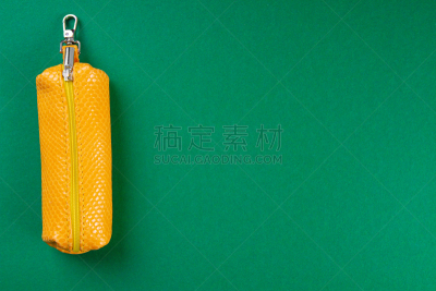 黄色,皮革,钥匙,拿着,一个物体,彩色背景,绿色,锦缎,纹理