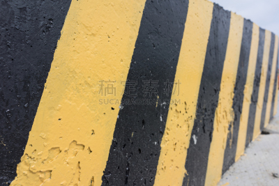 混凝土,黑色,建筑施工屏障,黄色,请回避记号,混凝土墙,水平画幅,建筑工地,无人,组物体