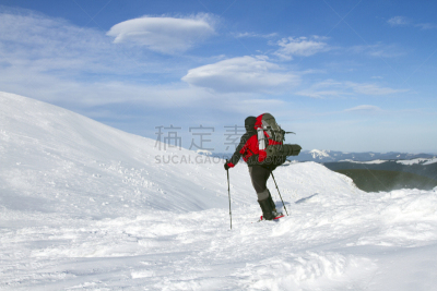 冬天,徒步旅行,穿雪鞋走路运动,雪鞋,水平画幅,雪,风险,旅行者,户外,云景