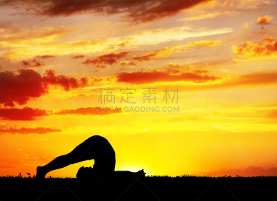 梨式,瑜伽,耕犁,天空,灵性,水平画幅,夏天,户外,草,云景