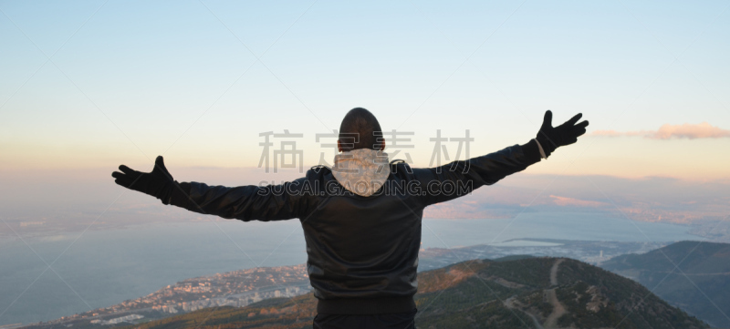 天空,留白,灵性,四肢,高视角,举起手,男性,想法,动机