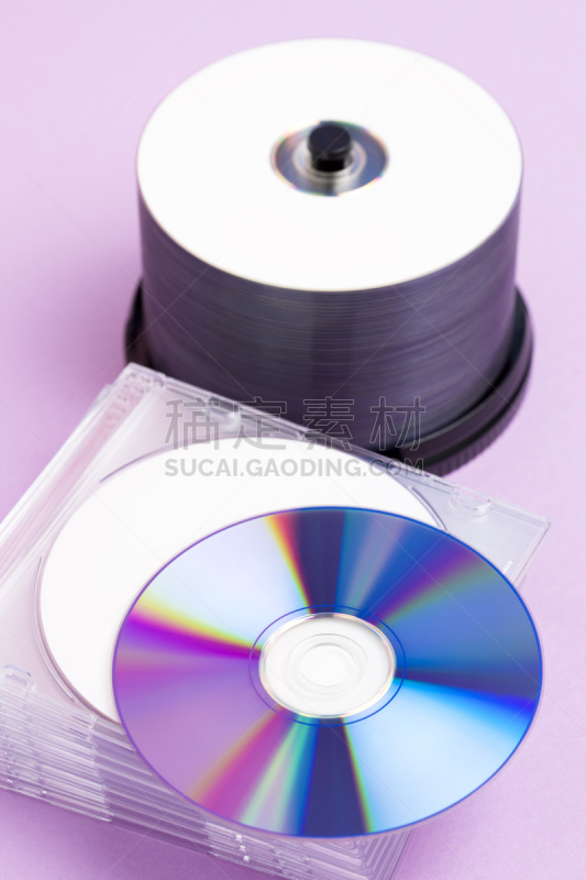 塑胶,光驱,公文包,dvd盒,dvd,紫色背景,垂直画幅,办公室,办公用品,无人