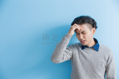 头痛,男人,失望,留白,水平画幅,问题,青年人,彩色背景,痛苦,冬天