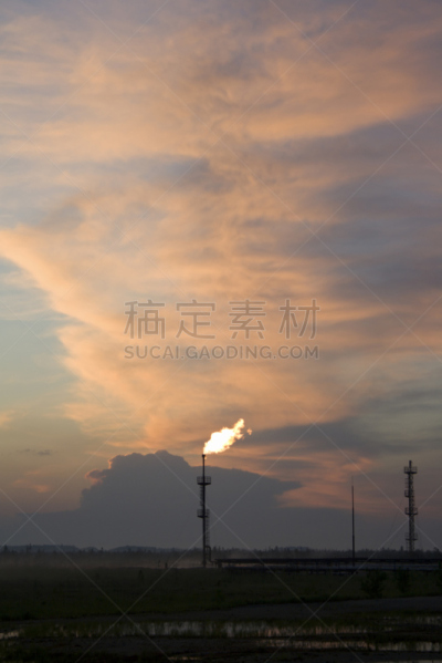 石油工业,垂直画幅,天空,甲烷,器材箱,能源,无人,工厂,日落,交换