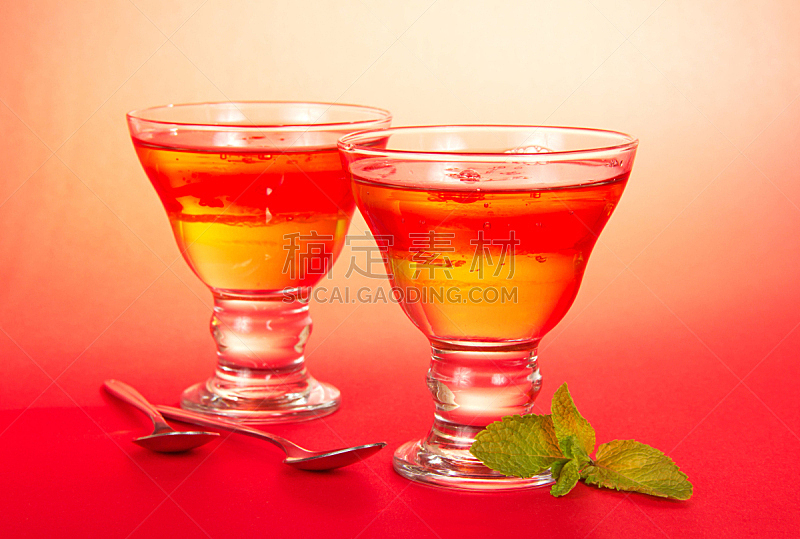 玻璃杯,水果冻,两个物体,自然,水平画幅,水果,茶匙,小吃,甜点心,红色
