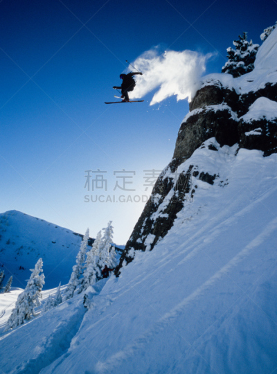 半空中,塔夷,屈膝旋转滑雪,滑雪运动,垂直画幅,悬崖,雪,怀俄明,户外,特技