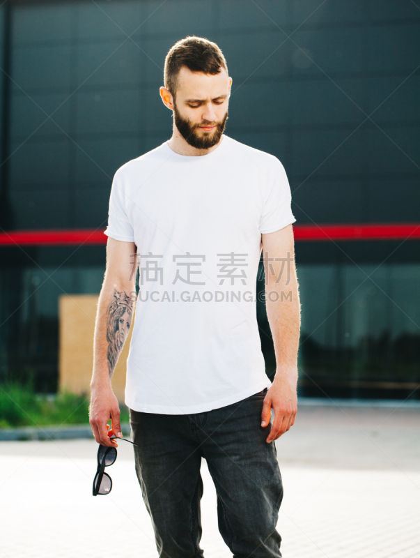 t恤,白色,空白的,男人,垂直画幅,正面视角,留白,户外,白人,模板