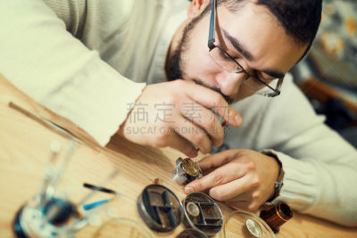 钟表匠,特写,注视镜头,车轮,水平画幅,小型放大镜,符号,古典式,时间,金属