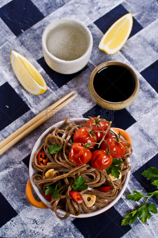荞麦,蔬菜,面条,餐具,垂直画幅,褐色,素食,无人,椒类食物,大豆