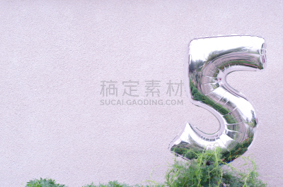 气球,数字,数字5,米色背景,一个物体,白色,数字20,金属,2019,粉色
