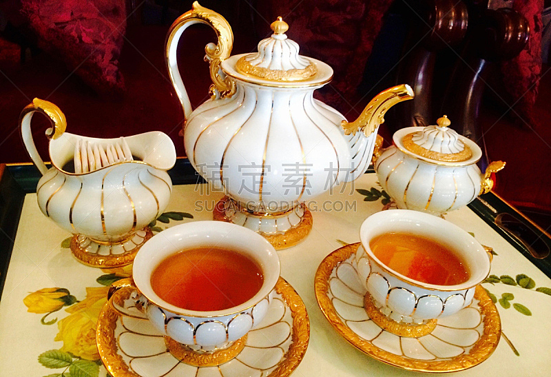 茶,两个物体,黄金,水平画幅,饮料,白色,华贵,2015年,金色,杯