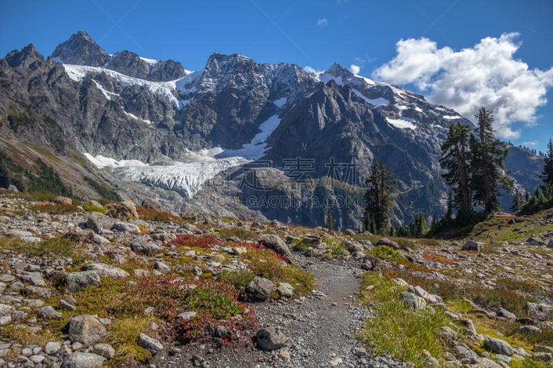 舒克森山,小路,九月,湖,mt baker-snoqualmie national forest,北喀斯开山脉,美国,旅游目的地,水平画幅,地形