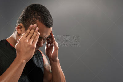 痛苦,篮球运动员,青年人,男性美,黑色人种,不舒服,留白,男子气概,水平画幅,形状