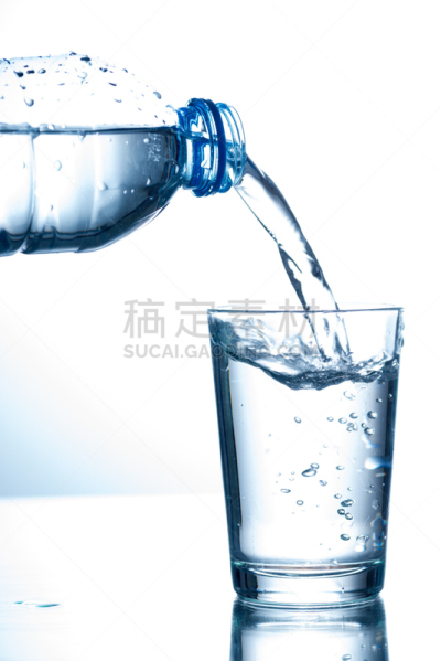 玻璃,饮用水,瓶子,纯净水,口渴的,玻璃杯,水瓶,苏打,苏打水,倒
