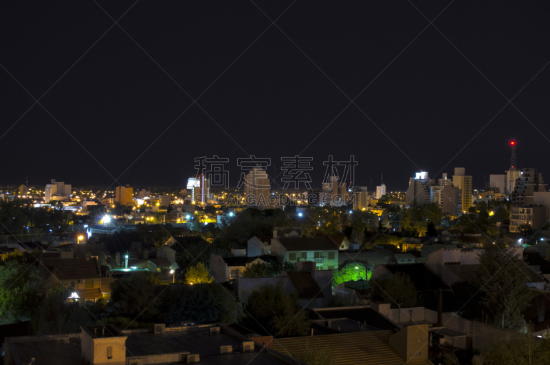 Neuquén city at night