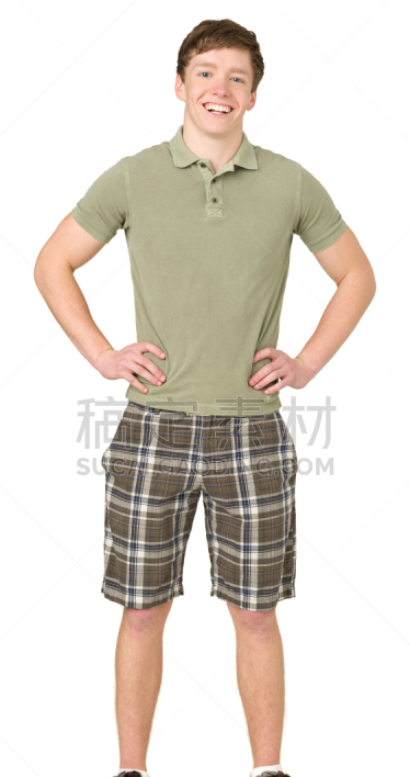 快乐,全身像,注视镜头,少男,沙滩裤,短袖,仅一个少男,两手叉腰,垂直画幅,正面视角