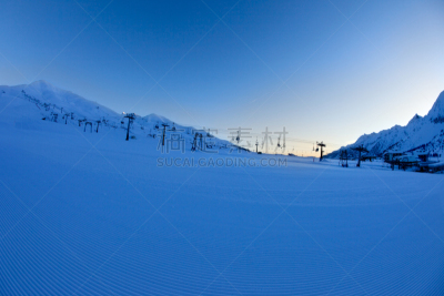 滑雪痕,滑雪缆车,空中缆车,思诺山,度假胜地,水平画幅,雪,无人,滑雪坡,冬天