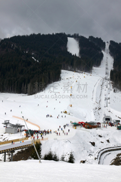 度假胜地,乌克兰,卡帕锡安山脉,垂直画幅,风,休闲活动,山,雪,滑雪坡,户外