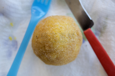 米饭炸肉饼,炸丸子,莫扎瑞拉奶酪,塞满了的,深的,球体,清新,食品,米,餐具