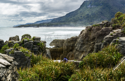 旅行者,一个人,薄饼岩,punakaiki,韦斯特兰,呼吸孔,水,留白,水平画幅,风化的