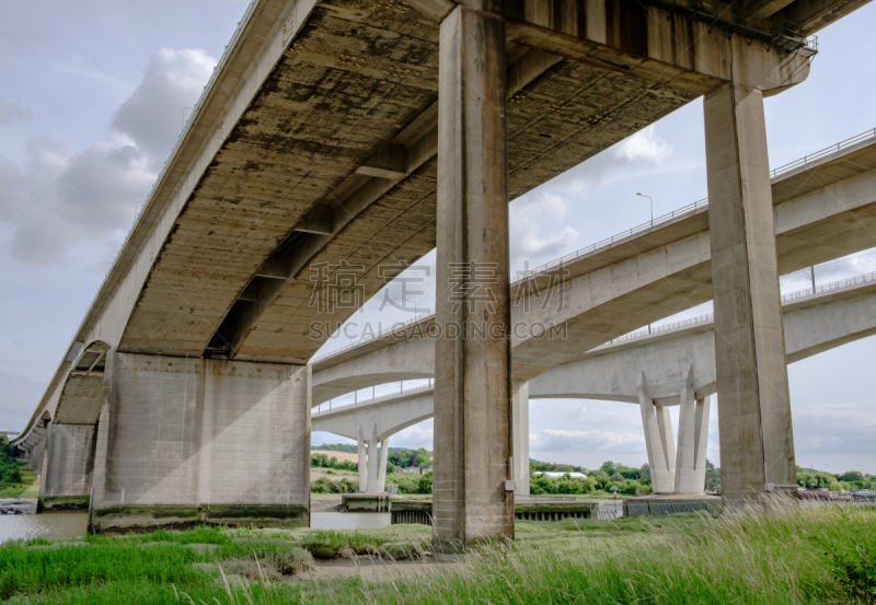 河流,桥,河岸,建筑,公路,摄像机拍摄角度,都市风景,巨大的,水平画幅,无人